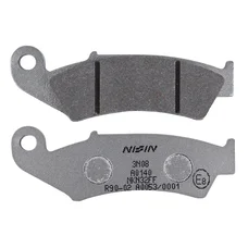 PLAQUETTE DE FREIN NISSIN POUR GAS GAS 300 EC 2000>2010 AV / HONDA 125 CRF F 2014>2020 ,450 CRF X 2005> AV / SUZUKI 450 RMX 2010>2017 AV / YAMAHA 250 WR F 2001>2016 AV (2P-215GS) (SEMI METAL)