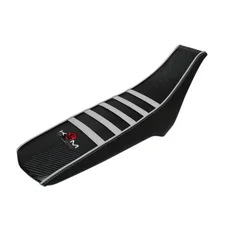 HOUSSE DE SELLE 50 A BOITE KRM PRO RIDE POUR DERBI 50 SENDA 2018>/GILERA 50 SMT, RCR 2018>/APRILIA 50 SX, RX 2018> NOIR/BLANC