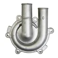 COUVERCLE POMPE EAU (1 ENTREE + 1 SORTIE ALU - 1 RACCORD LAITON A L'ARRIERE) ORIGINE PIAGGIO 400-500 MP3, X-EVO 2007>/GILERA 500 FUOCO, NEXUS/400-500 ATLANTIC, SCARABEO  -B019381-