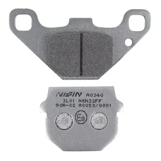 PLAQUETTE DE FREIN NISSIN POUR PEUGEOT 50 KISBEE AV, TKR AV, TREKKER AV/APRILIA 50-125 RS4 AR, 125 RX 2018> AR /DERBI 50 SENDA DRD RACING 2011> AR/FANTIC 50 CABALLERO AR  (A0340) (SEMI METAL)  -ECE R90-