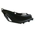 GARNITURE GRILLE INFERIEURE AILE ARRIERE DROITE ORIGINE PIAGGIO 50-125 LIBERTY 2015>  -1B0013470000C-